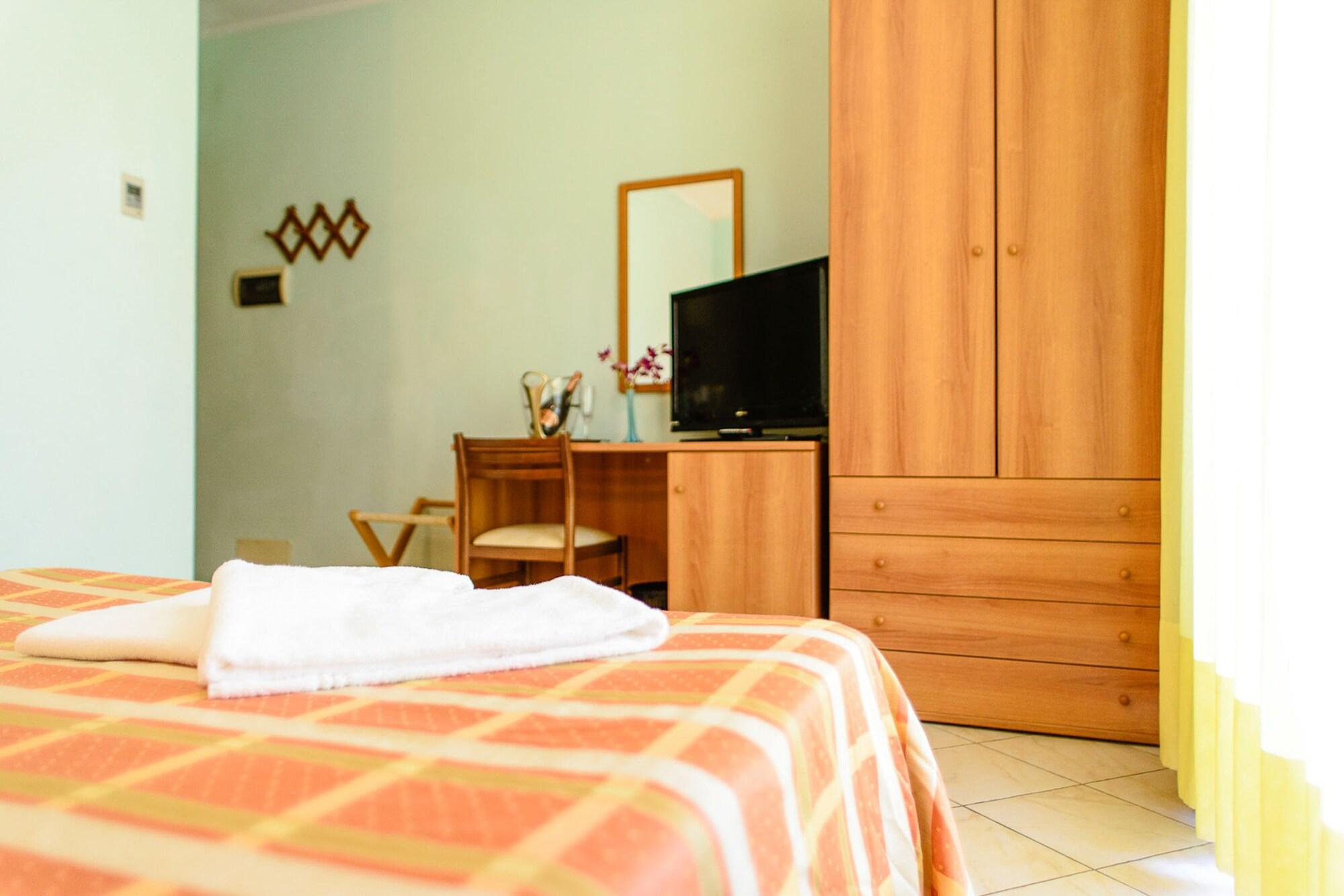 Hotel Villa Adriana Виареджо Экстерьер фото