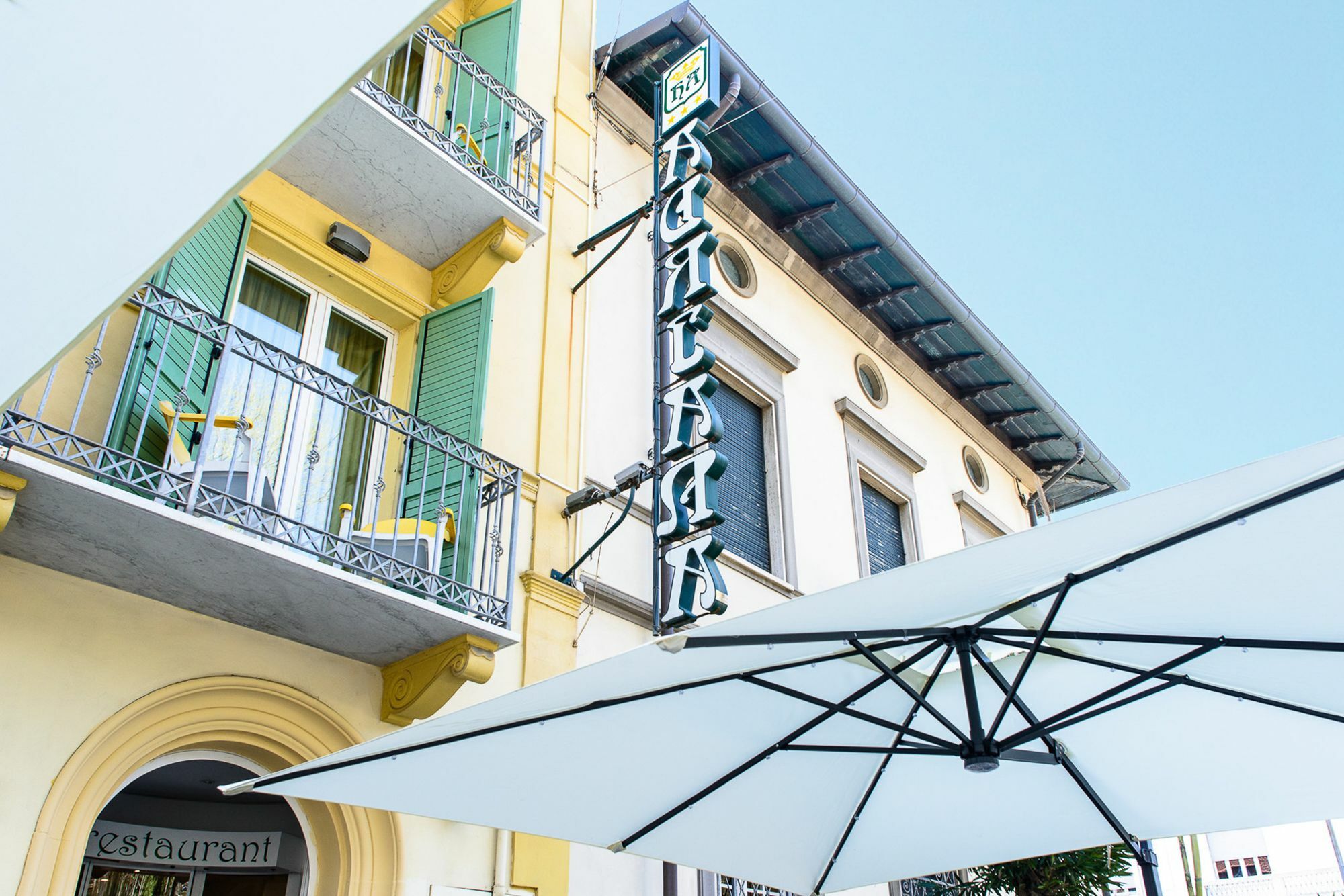 Hotel Villa Adriana Виареджо Экстерьер фото